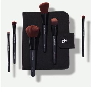 Arbonne cosmetic brush set